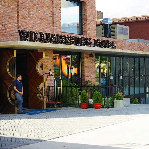 Williamsburg Hotel